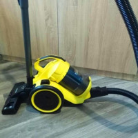 نظرة عامة على المكنسة الكهربائية Karcher VC 3: المنظف المثالي للأسطح الملساء