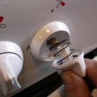 Πώς να αφαιρέσετε τις λαβές από τη σόμπα αερίου: πώς είναι τοποθετημένη η λαβή και τι πρέπει να κάνετε όταν δεν βγαίνει