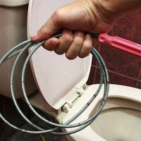 Cara membersihkan mangkuk tandas dengan kabel: memilih alat dan memberi petunjuk penggunaannya