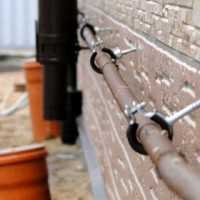المشابك الأنابيب: نظرة عامة على الأنواع وتعليمات التثبيت