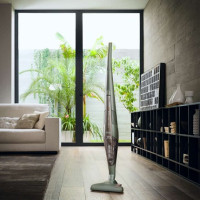 مراجعة المكنسة الكهربائية Delonghi XLR18LM R: جهاز أنيق وخفيف الوزن للتنظيف السريع