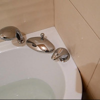 Paano i-install ang panghalo sa board ng paliguan: mga tagubilin sa pag-install ng sunud-sunod