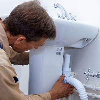 Aigüera de bany amb pedestal: tecnologia d’instal·lació i connexió