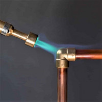Ang mga tubo ng tanso na pangbalanse na may gas burner: kapaki-pakinabang na mga tip at hakbang para sa paghihinang sa sarili