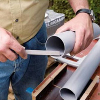 Selokan bumbung DIY: arahan untuk membuat sendiri sistem saliran
