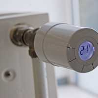 Termostatventil for en radiator: formål, typer, prinsipp for drift + installasjon