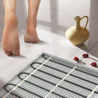 Ποια ζεστά δάπεδα είναι καλύτερα: νερό ή ηλεκτρικό; Συγκριτική επισκόπηση