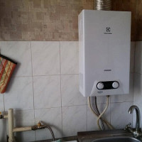 Mahinang presyon ng mainit na tubig mula sa haligi ng gas: mga dahilan para sa pagbaba ng mga tagubilin sa presyon + sa paglilinis