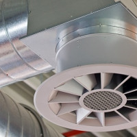 Revisão comparativa de sistemas de ventilação e ar condicionado