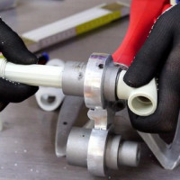 تقنية اللحام DIY لأنابيب البولي بروبلين: نظرة عامة على الطرق والفروق الدقيقة