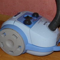 Ang repasong vacuum cleaner ng Philips FC 9071: kapangyarihan at katahimikan - pagsamahin ang hindi katugma na tunay