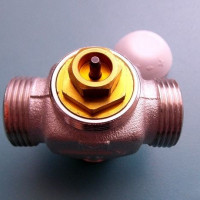 Vanne à trois voies sur le système de chauffage: fonctionnement, règles de sélection, schéma et installation
