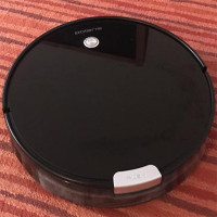 Overview of the Polaris PVCR 1126W Robot Vacuum Cleaner: a stylish hard worker - Limited Collection representative