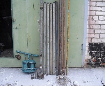 Paano gumawa ng isang mahusay na kit na Abyssinian gamit ang iyong sariling mga kamay Paano gumawa ng isang pile driver at ang puno ng kahoy ng Abyssinian nang maayos gamit ang iyong sariling mga kamay