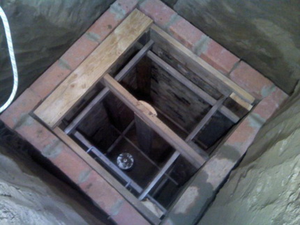 Construction d'un caisson pour un puits en brique Caisson en brique