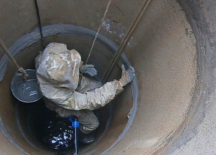 Joints d'étanchéité d'anneaux en béton Sceller les joints dans un puits de puits