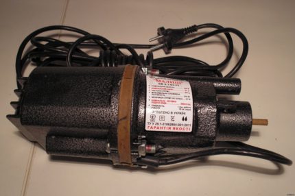 Murang bomba para sa pagkuha ng tubig mula sa isang balon Pump Toddler