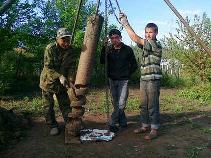 Cleaning the blades from the ground