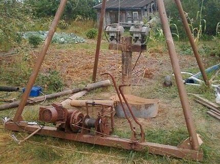 Installation for manual shock-rope drilling Shock-rope installation