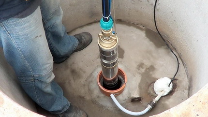 Water supply device in a country house from a well Submersible pump