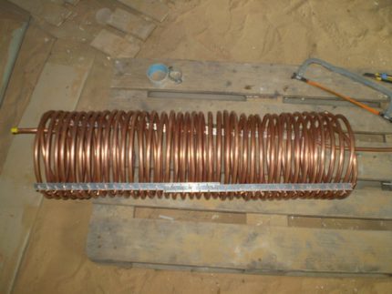 Components of a heat source for a private home Evaporator and condenser coil