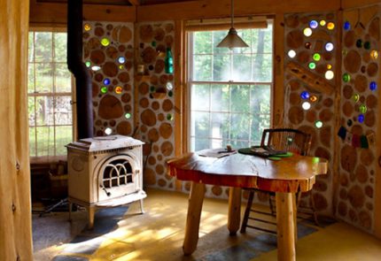 Intérieur de maison écologique à faire soi-même Intérieur d'un pot en argile