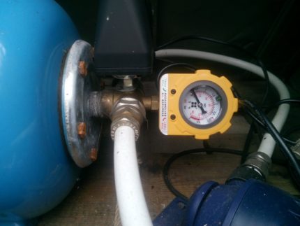Pressure gauge for adjusting the pressure switch Pressure gauge for pressure switch