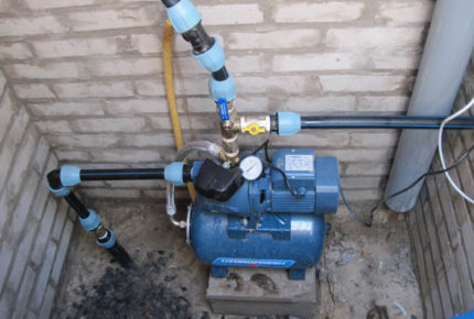 Complete set and connection of a pump station with a pressure switch Pumping station