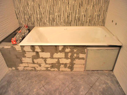 DIY acryl badkuip installatie methode Bakstenen frame voor bad