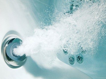 Jacuzzi conditions de travail normales Niveau d'eau par rapport aux buses