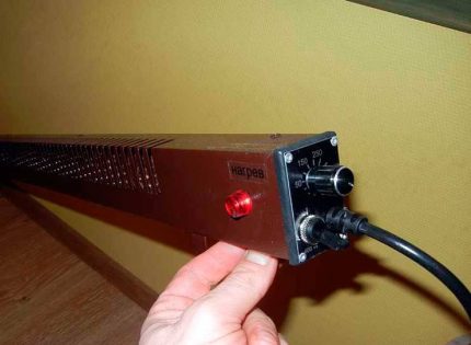 Pemanas konvektor baseboard elektrik Pemasangan konvektor papan asas elektrik
