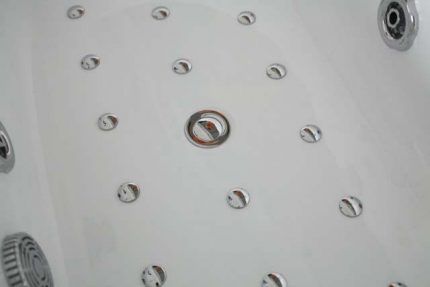 Ang pagpili ng hot tub sa pamamagitan ng bilang ng mga nozzle Mainit na mga nozzle ng tub