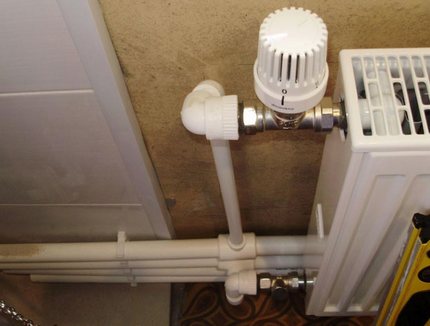 Thermostatic battery