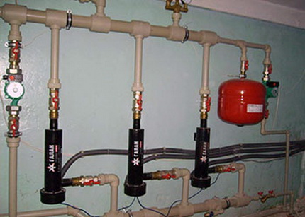 Groupe de chaudières à électrodes pour chauffer une maison privée avec électricité Systèmes de chauffage électrique pour une maison privée