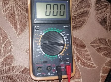 Cách đo điện áp trong ổ cắm bằng đồng hồ vạn năng Kích hoạt ở vị trí V ~ 750V
