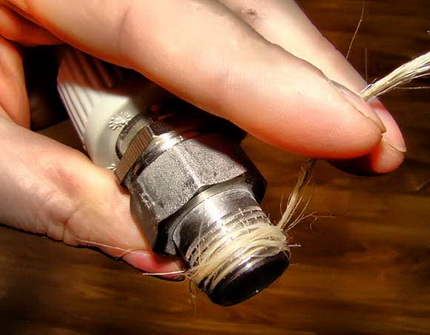 Chất bịt kín để kết nối các thành phần của mạch sưởi ấm khí Lắp đặt nồi hơi sàn