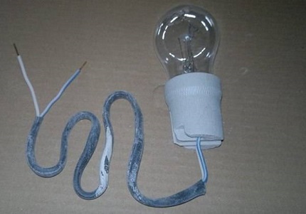 Sådan finder du fasen af netværket ved hjælp af en pæreholder Fasedetektion med en patron og lampe