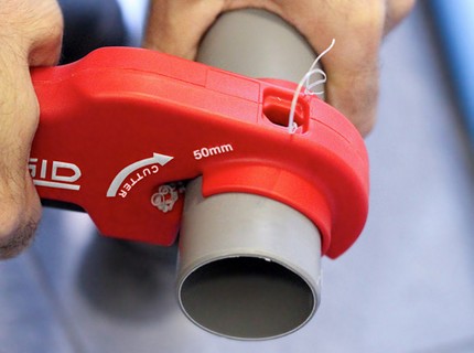 Cutting pipes to replace the risers in the apartment Creating a smooth cut with a pipe cutter