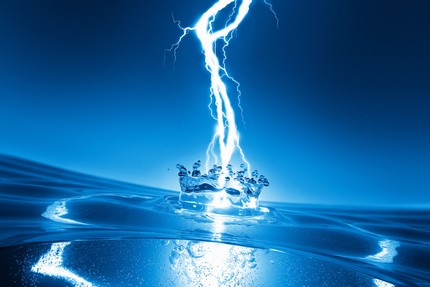 Water as a conductor of electric current Conducting properties of water