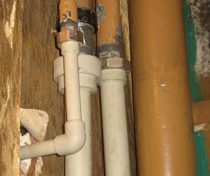Dismantling of old risers in the apartment for the installation of new Pipeline installation quality