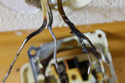 Replacing wiring before installing an outlet in the bathroom Charred ends of aluminum cores