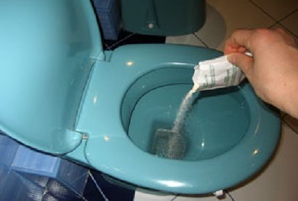 Hogyan lehet bioaktivátorokat hozzáadni a szeptikus tartály tisztító rendszeréhez Biológiai anyag bevezetése a kezelési rendszerbe