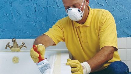 Ang pagpipinta ng DIY sa paliguan ay makakatulong upang maiwasan ang kapalit Bath respirator ng pagpapanumbalik
