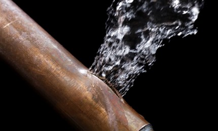 Ang mga epekto ng martilyo ng tubig sa mga tubo Ang masamang kahihinatnan ng hindi pangkaraniwang bagay