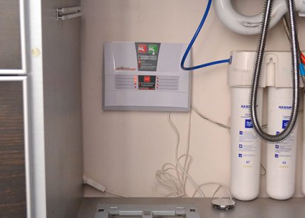How to install a system of protection against water breakthrough Aquastorozh Leakage controller Aquastorozh