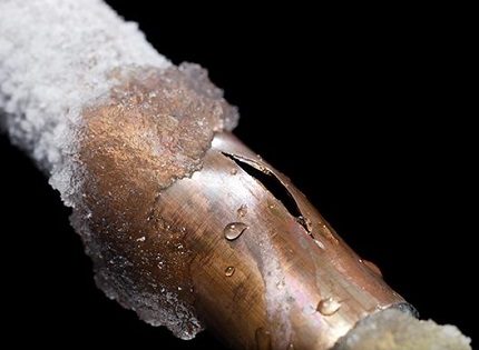 Paano mapainit ito nang ligtas para sa suplay ng tubig Pagkalagot ng pipe ng metal