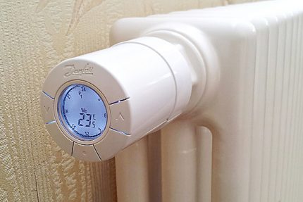 Temperature controller for radiators Temperature controller for radiators