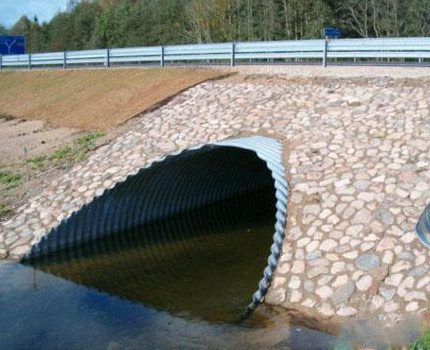 Saan ginagamit ang mga malalaking corrugated na tubo? Ang mga malalaking diameter ng corrugated pipe