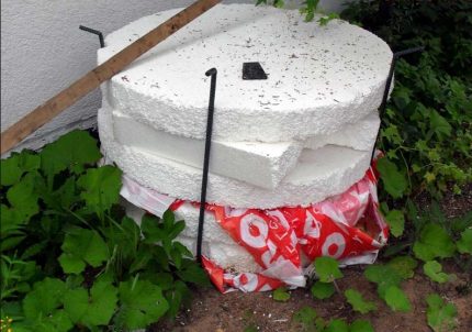 The specifics of insulation of a septic tank made of concrete rings Cover insulation