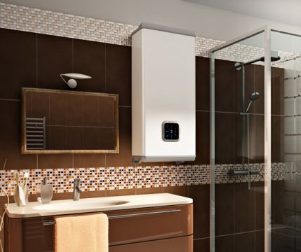 Aling kumpanya ang pinakamahusay na pampainit para sa pag-install sa apartment Ang pampainit ng tubig na Ariston